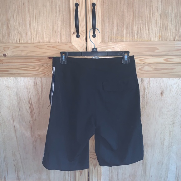 Good fellow & co NWT board shorts size w28 - Picture 2 of 3